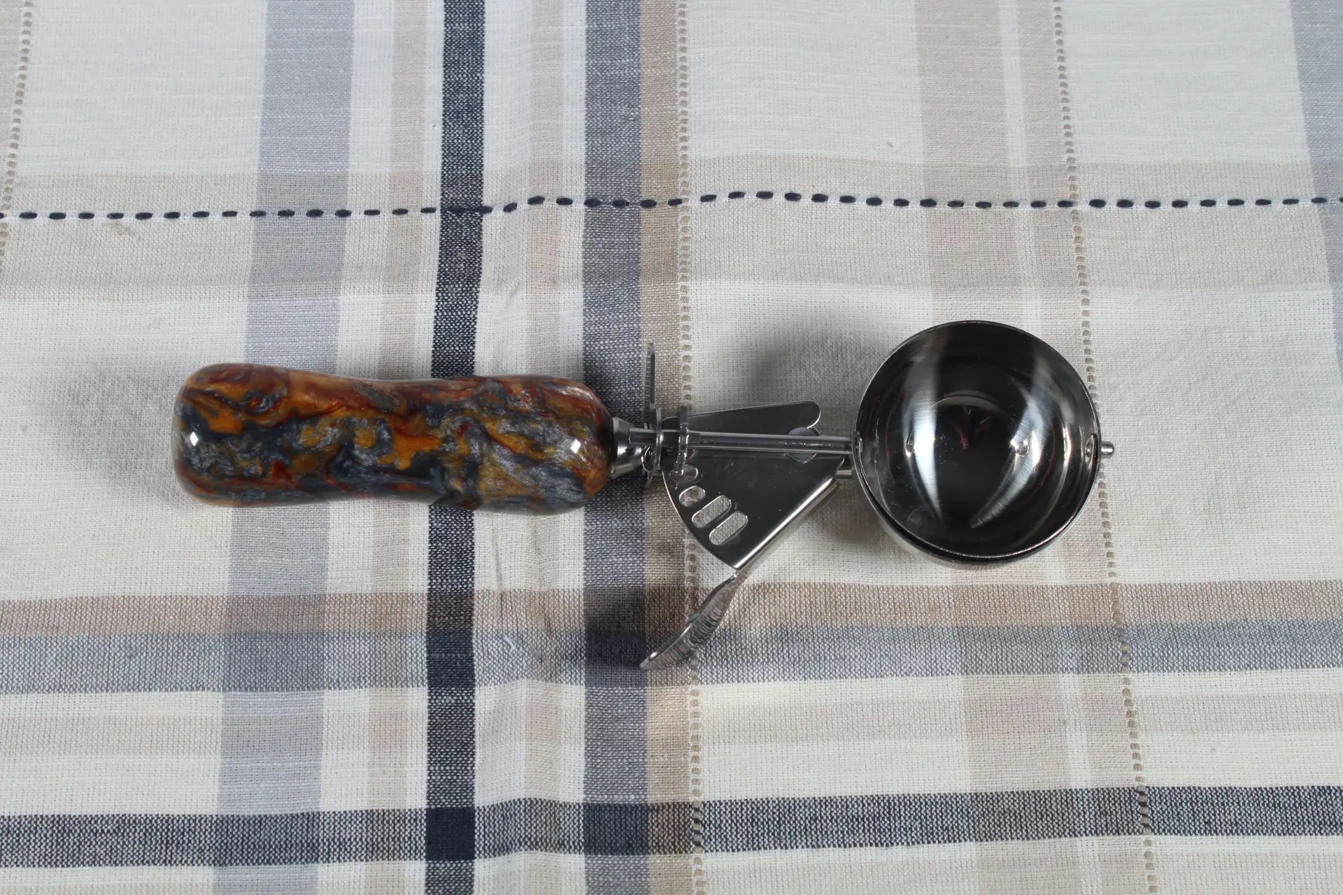 Hand Turned Acrylic Ice Cream Scoop - Image 4