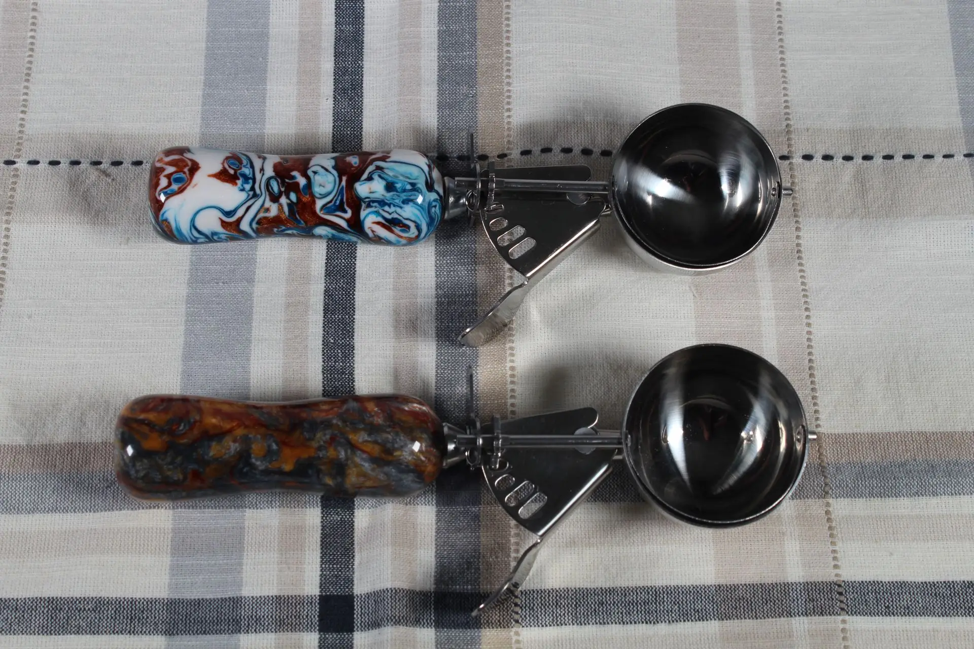Hand Turned Acrylic Ice Cream Scoop - Image 2