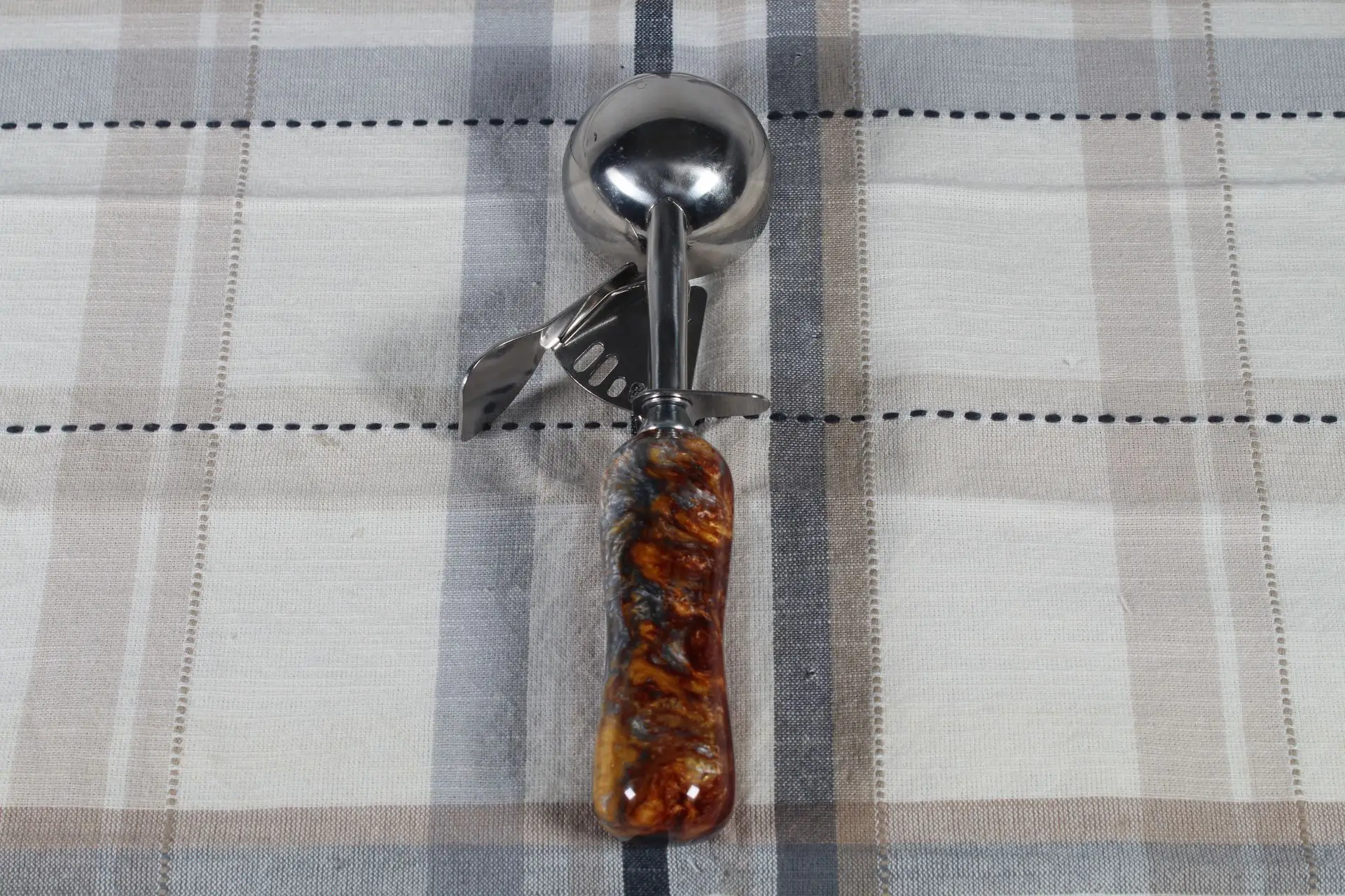 Hand Turned Acrylic Ice Cream Scoop - Image 7
